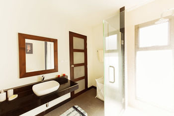 Onyx Villas By Tropiclook Rawai Exterior photo