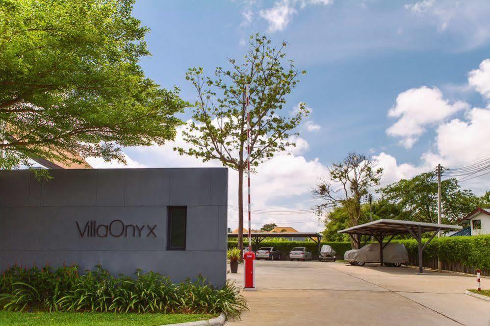 Onyx Villas By Tropiclook Rawai Exterior photo